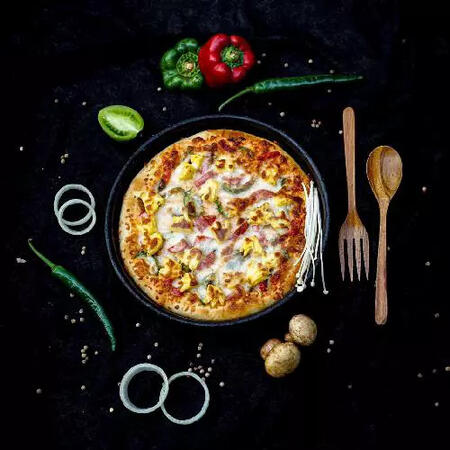 Bombay + paprika + jamur + nanas + keju mozzarella